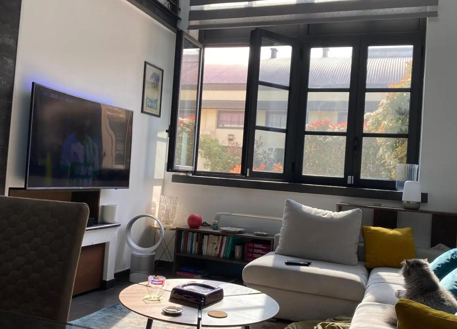 Charming Milano Apartment With 2-Way Air Con Bbq 0*, Milan